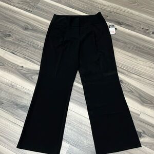 Brand new R Q T pants for women, size 8